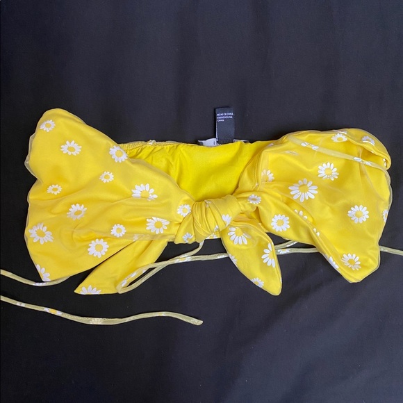 Yellow flower set - Picture 2 of 4